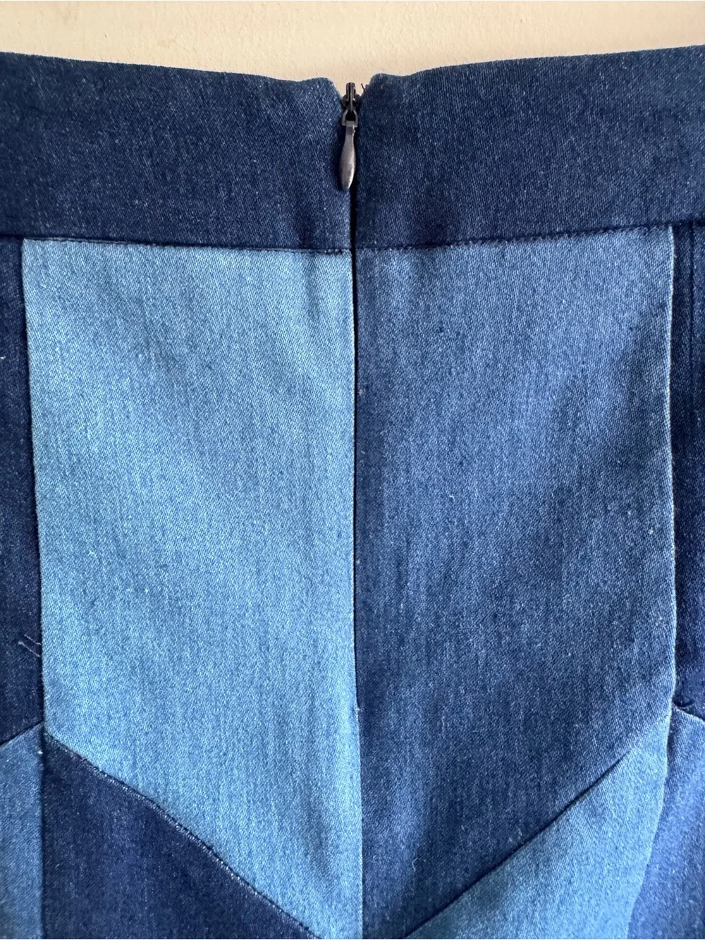 Gracia Two-Tone Blue Patchwork Pencil Skirt